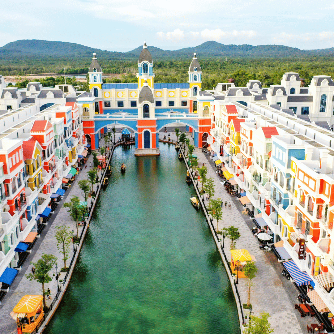 VinWonders, Vin Safari & Grand World